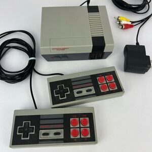 Nintendo NES Classic Games w/2 Controller Mini Gaming System Tested & Working